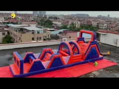 PVC Outdoor Inflatable Obstacle Course Bounce House Tidak beracun Merah Biru Warna