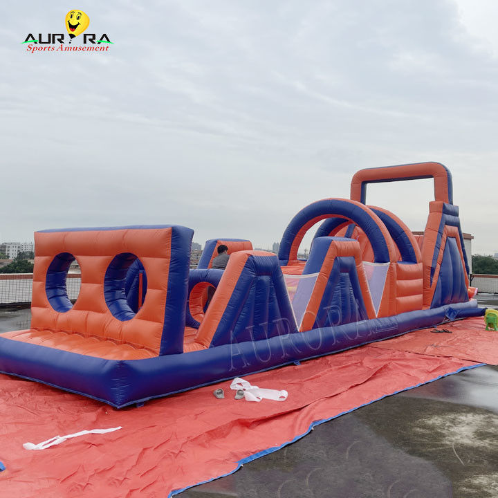PVC Outdoor Inflatable Obstacle Course Bounce House Tidak beracun Merah Biru Warna