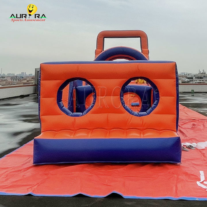 PVC Outdoor Inflatable Obstacle Course Bounce House Tidak beracun Merah Biru Warna