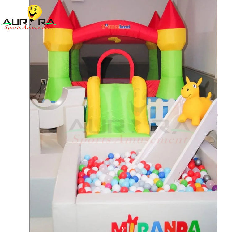 Multi Color Inflatable Soft Play Equipment Indoor Kids Ball Pit Toy Disesuaikan