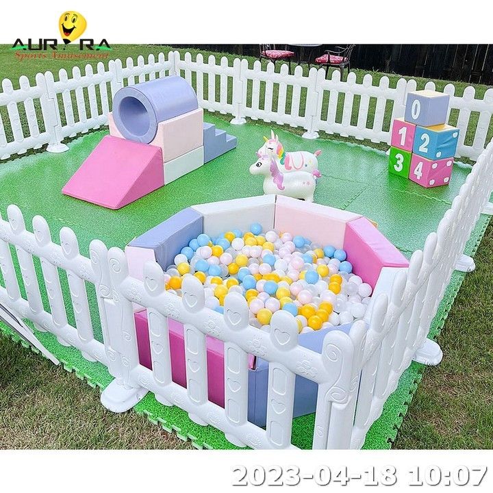 Desain baru area soft play untuk anak-anak indoor rumah bouncing putih kembung