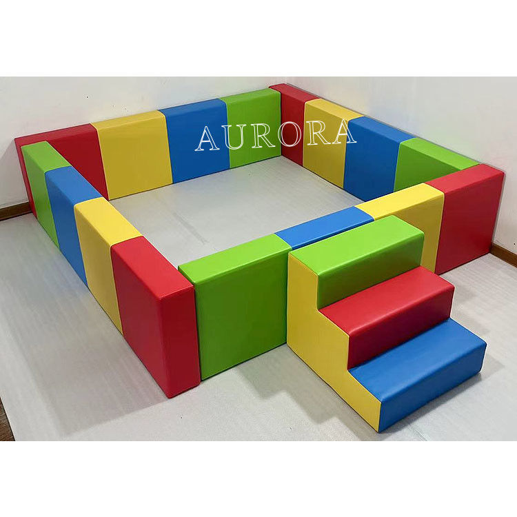 Anak-anak Karnaval Warna Pastel busa Indoor Soft Play Peralatan Warna Disesuaikan