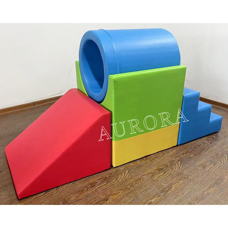 Anak-anak Karnaval Warna Pastel busa Indoor Soft Play Peralatan Warna Disesuaikan