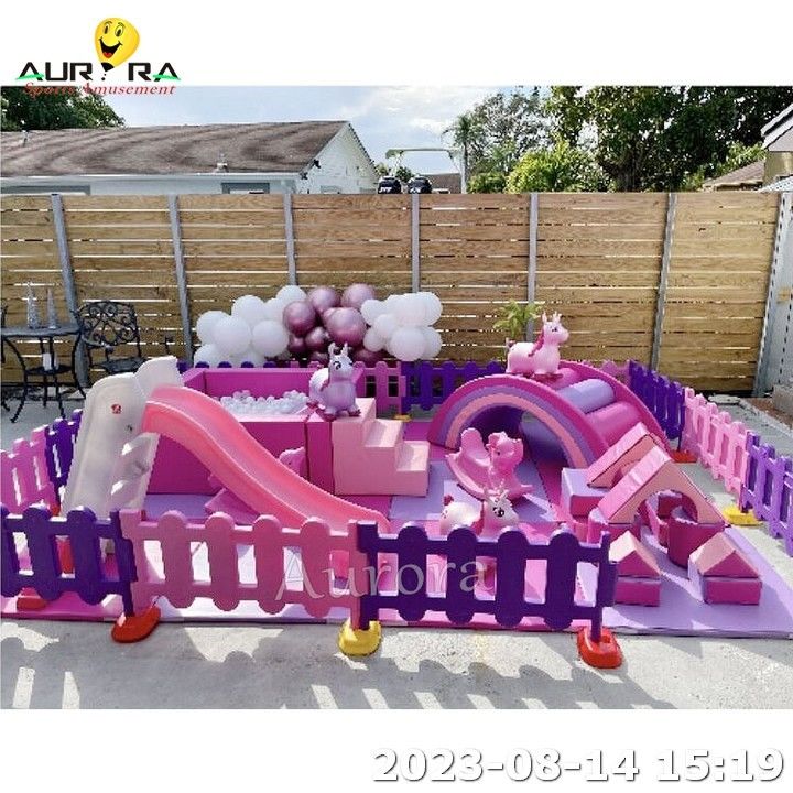 Foam Mat Indoor Soft Play Bentuk Hati Indoor Playground White Ball Pit