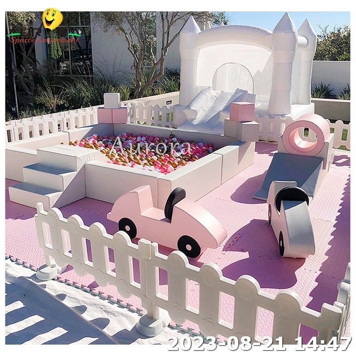 Soft Play Ground Anak-anak Indoor Playground White Bounce House Dengan Slide Bubble Tent