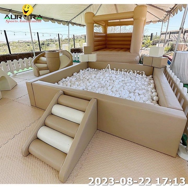 Soft Play Ground Anak-anak Indoor Playground White Bounce House Dengan Slide Bubble Tent