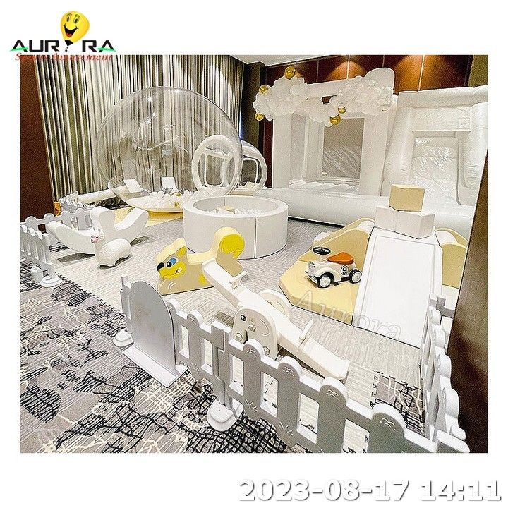 Soft Play Ground Anak-anak Indoor Playground White Bounce House Dengan Slide Bubble Tent