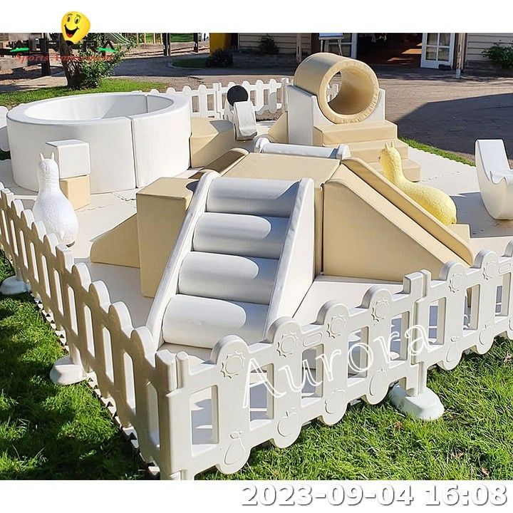 White Soft Play Equipment Set Paket Neutral Warna Soft Items Foam Blocks Anak-anak