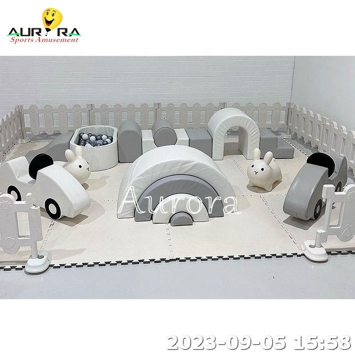 White Soft Play Equipment Set Paket Neutral Warna Soft Items Foam Blocks Anak-anak