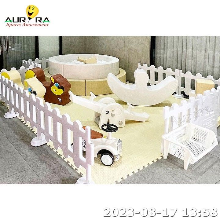 Karpet merah muda Bola persegi berwarna-warni Kolam renang Rainbow Bridge Bunga Perlengkapan Soft Play