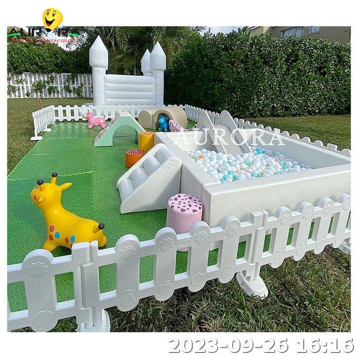 Soft Play Area Untuk Bayi Putih Soft Play Equipment Untuk Anak-anak Bola Pit Dengan Slide