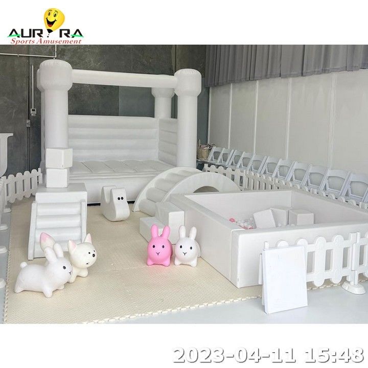 Peralatan White And Customized Soft Play Set Indoor Outdoor Party Play Area Sewa