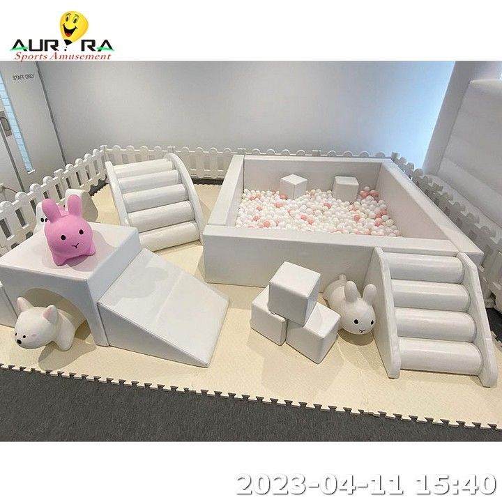 Peralatan White And Customized Soft Play Set Indoor Outdoor Party Play Area Sewa