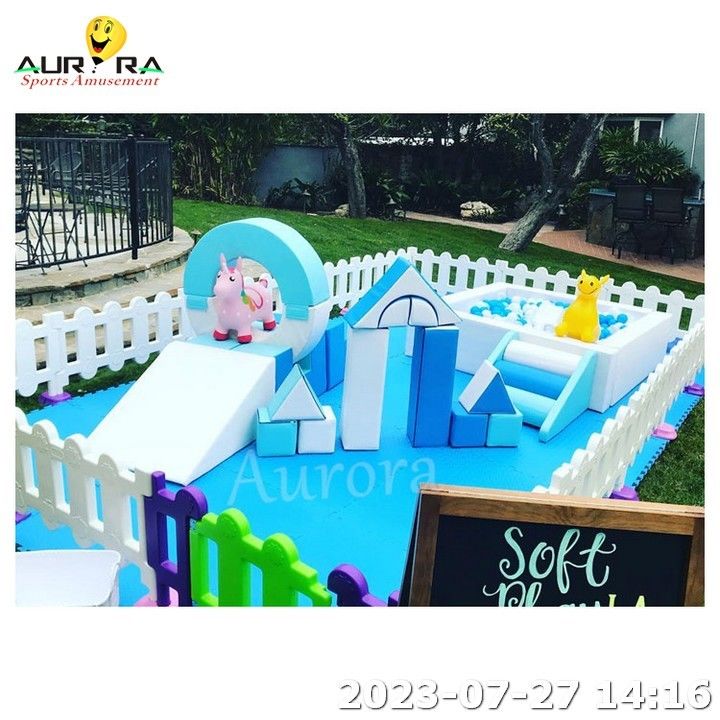 Hitam Merah Anak-anak Indoor Soft Play Bayi Menekuk Blok Soft Play Listrik Soft Play
