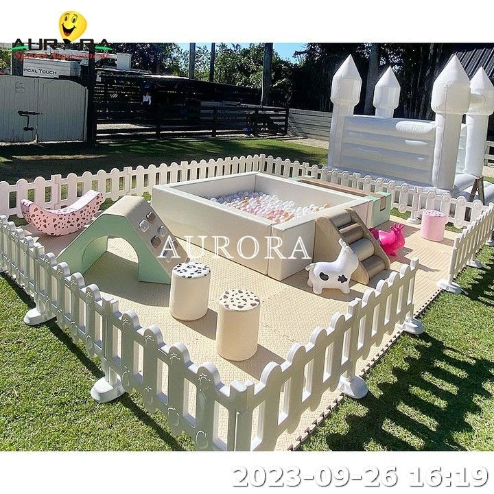 Kids Inflatable Bounce House Soft Play Equipment Area Soft Play Untuk Anak-anak Carousel