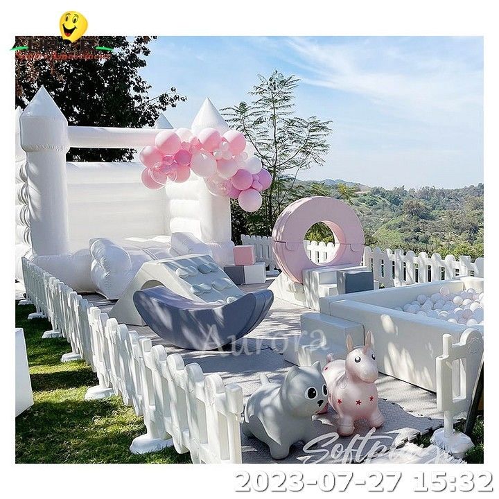 Tempat bermain di luar ruangan Soft Play Dengan Pagar Dengan White Bounce House Soft Play Sets
