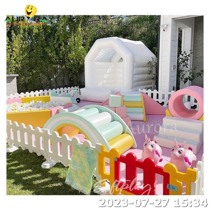 Tempat bermain di luar ruangan Soft Play Dengan Pagar Dengan White Bounce House Soft Play Sets