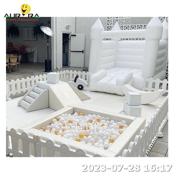 Soft Play Indoor Soft Play Equipment Untuk Dijual Putih dengan rumah bouncing inflatable