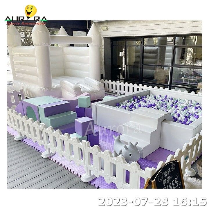 Soft Play Indoor Soft Play Equipment Untuk Dijual Putih dengan rumah bouncing inflatable