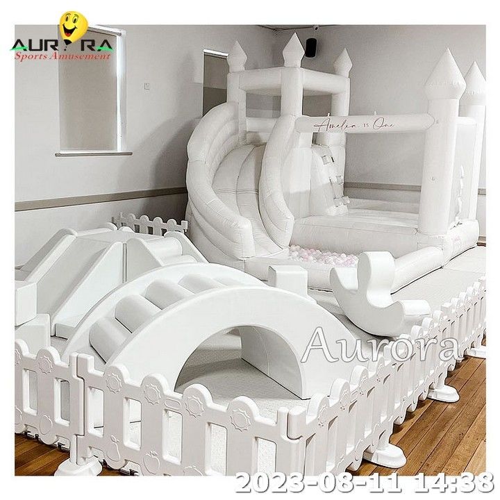 Peralatan Soft Play Indoor Soft Play Square White Bounce House Pit dengan Slide