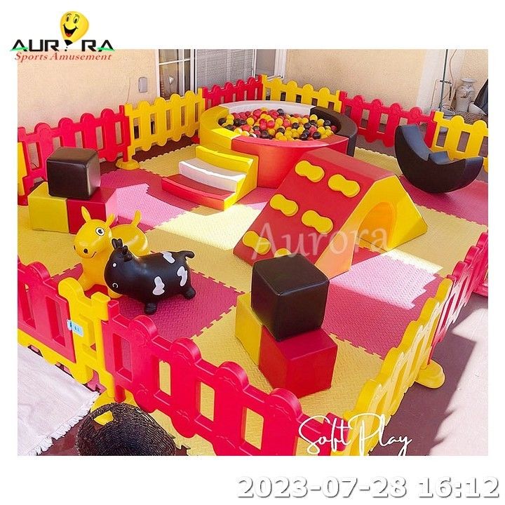 Indoor Outdoor Soft Play Peralatan taman bermain untuk pesta anak-anak Sewa putih