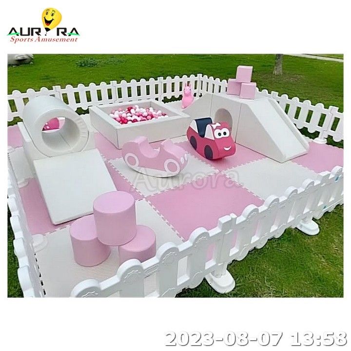 Neutral Warna Soft Play Peralatan Soft Play Bola Pit Dengan Slide Outdoor Pink