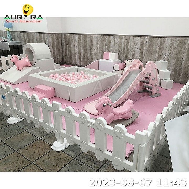 Neutral Warna Soft Play Peralatan Soft Play Bola Pit Dengan Slide Outdoor Pink