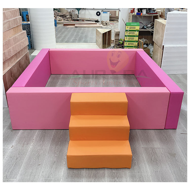Peralatan Soft Play Oranye dengan Bola Pit dan Slide Rose Merah Soft Playground Indoor