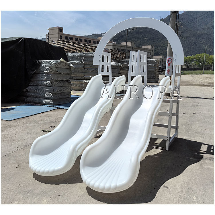 Outdoor Double Slide Dengan Arch White Soft Play Equipment Plastik Slide Anak-anak Bermain Slide